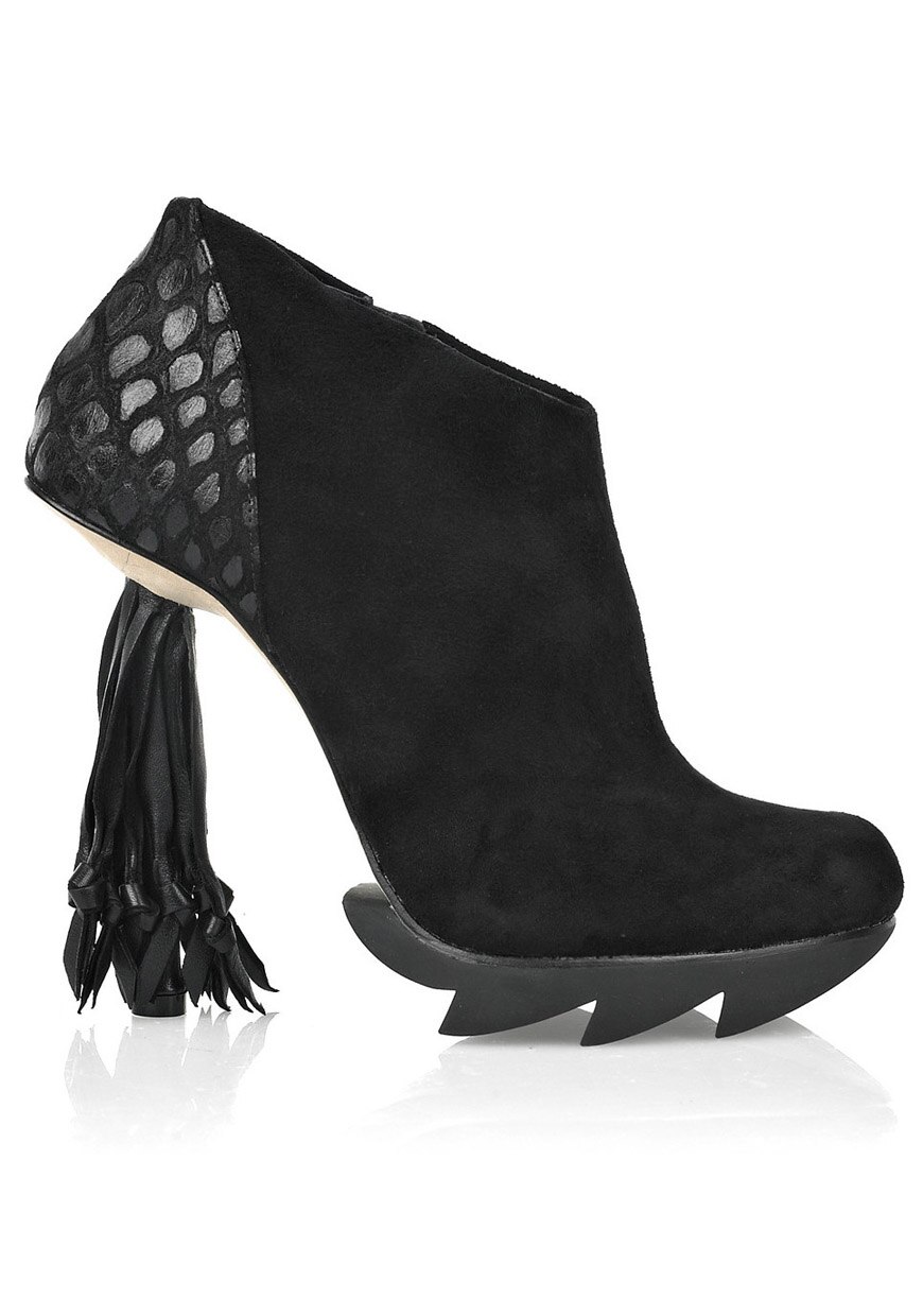 Crazy Kicks - Camilla Skovgaard Tassel