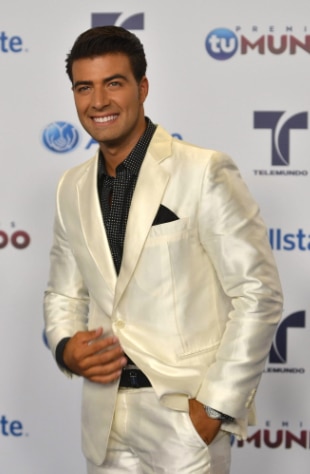 JenCarlos Canela