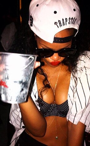 Rihanna, Twit Pic
