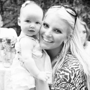 Jessica Simpson, Eric Johnson, Maxwell, Twitter