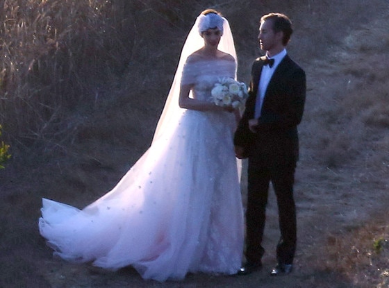 Anne Hathaway, Adam Shulman