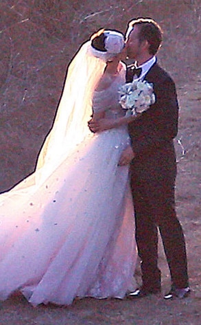 Anne Hathaway, Adam Shulman