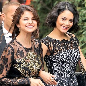 Vanessa Hudgens, Selena Gomez