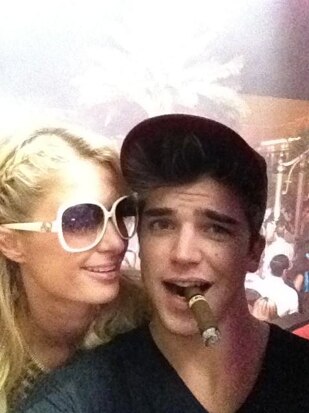 Paris Hilton, Twitter