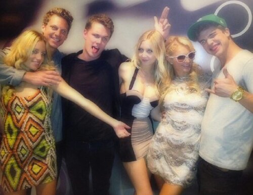 Paris Hilton, Twitter
