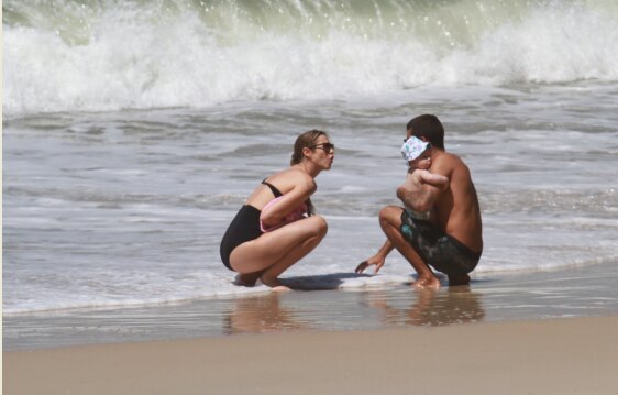 Luana Piovani, Dom, Pedro Scooby