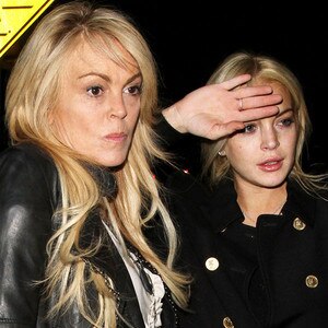 Lindsay Lohan, Dina Lohan