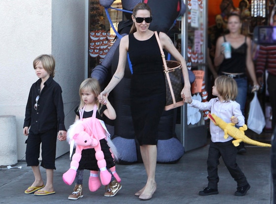 Angelina Jolie, Shiloh, Knox, Vivienne Angelina Jolie, Shiloh, Knox, Vivienne