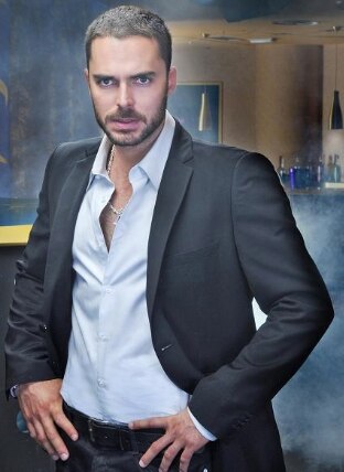 Manolo Cardona