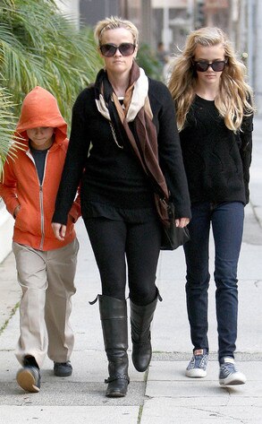 Reese Witherspoon, Ava