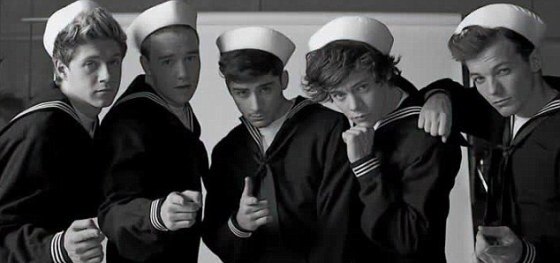 One Direction, Kiss You