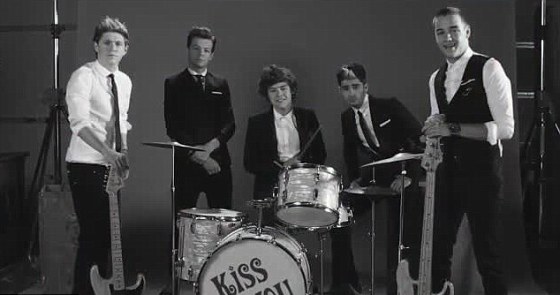 One Direction, Kiss You