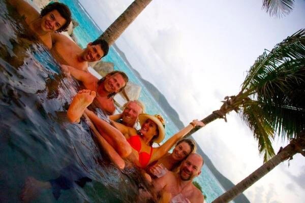 Taylor Swift deixa Harry Styles, que fica na casa do dono da Virgin Records