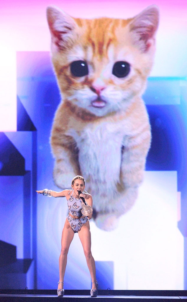 Miley Cyrus, 2013 American Music Awards Miley Cyrus, 2013 American Music Awards