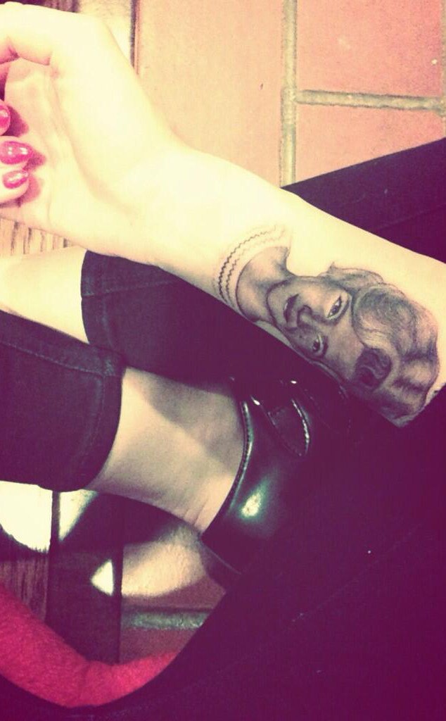 Miley Cyrus, Tattoo, Twitter Miley Cyrus, Tattoo, Twitter