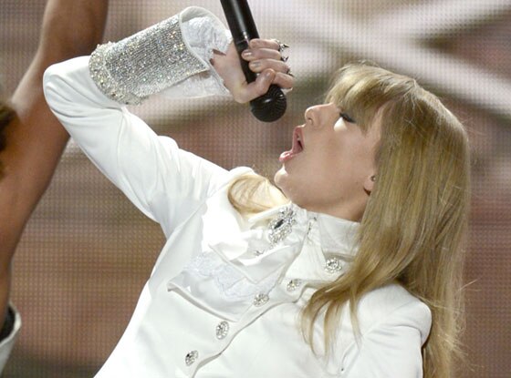 Taylor Swift, Grammys, Performance