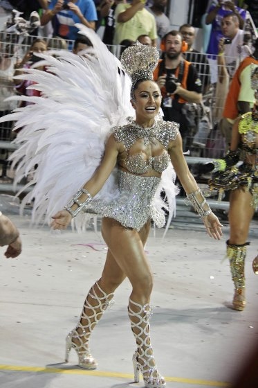 Carnaval Sao Paulo, famosos Carnaval Sao Paulo, Thiago Leifert, Restart, Tammy Dicalifiori, Ronny Kriwat, Emiliana Davila, Sabrina Sato