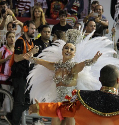 Carnaval Sao Paulo, famosos Carnaval Sao Paulo, Thiago Leifert, Restart, Tammy Dicalifiori, Ronny Kriwat, Emiliana Davila, Sabrina Sato
