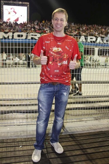 Carnaval Sao Paulo, famosos Carnaval Sao Paulo, Thiago Leifert, Restart, Tammy Dicalifiori, Ronny Kriwat, Emiliana Davila, Sabrina Sato