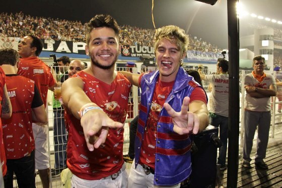 Carnaval Sao Paulo, famosos Carnaval Sao Paulo, Thiago Leifert, Restart, Tammy Dicalifiori, Ronny Kriwat, Emiliana Davila, Sabrina Sato
