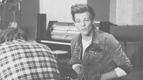 Louis Tomlinson GIFs Louis Tomlinson GIFs