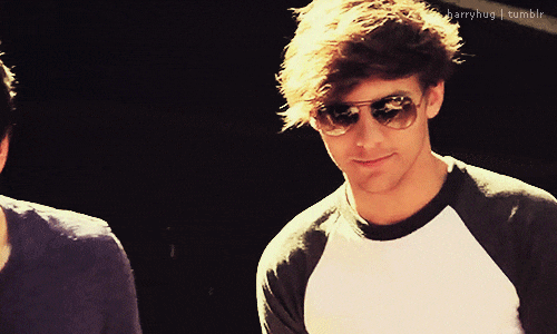 Louis Tomlinson GIFs Louis Tomlinson GIFs