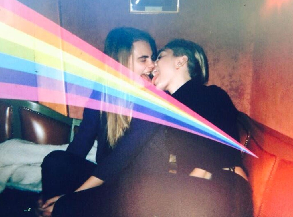 Miley Cyrus, Cara Delevingne Miley Cyrus, Cara Delevingne