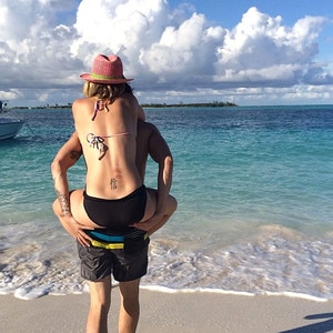 Kaley Cuoco, Ryan Sweeting, Beach, Instagram Kaley Cuoco, Ryan Sweeting, Beach, Instagram