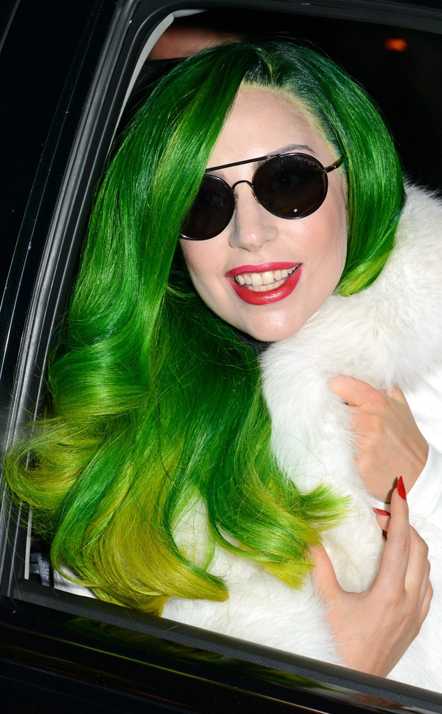 rs_634x1024-131209205549-634.Lady-Gaga-Green-Hair-Chicago.ms.120913.jpg