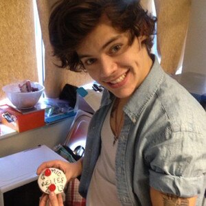 Harry Styles, Twitter