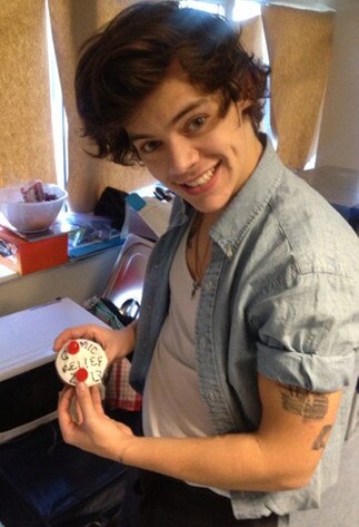 Harry Styles, Twitter