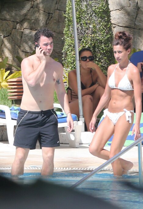 Jonas Brothers, Joe Jonas, Kevin Jonas, piscina Jonas Brothers, Joe Jonas, Kevin Jonas, piscina