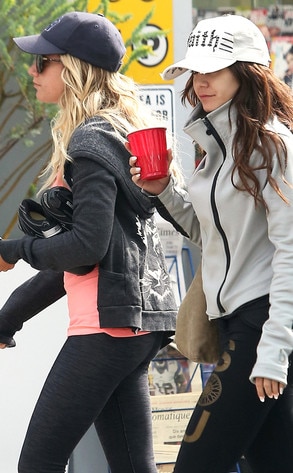 Vanessa Hudgens, Ashley Tisdale Vanessa Hudgens, Ashley Tisdale