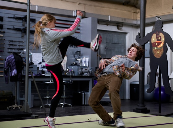 Kick Ass 2 5 Reasons Chloë Grace Moretz Is The Superhero Movie S Mvp E News