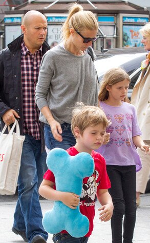 Gwyneth Paltrow, Apple, Moses, Paris Gwyneth Paltrow, Apple, Moses, Paris