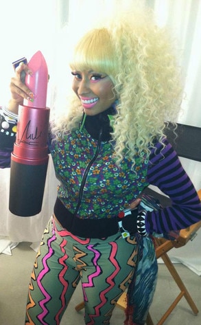 Nicki Minaj, MAC, Twit Pic Nicki Minaj, MAC, Twit Pic