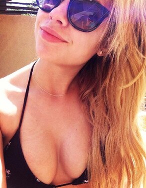 Ashley Benson de biquini Ashley Benson de biquini