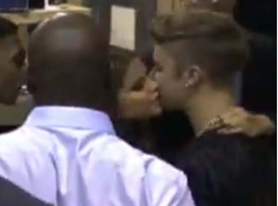 Taylor Swift, Selena Gomez, Justin Bieber, Billboard Music Awards, Kiss Taylor Swift, Selena Gomez, Justin Bieber, Billboard Music Awards, Kiss