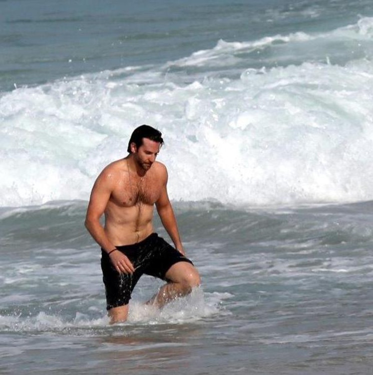 Bradley Cooper na praia, Se Beber Não Case 3 Bradley Cooper na praia, Se Beber Não Case 3