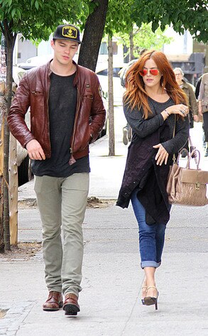 Nicholas Hoult, Riley Keough Nicholas Hoult, Riley Keough