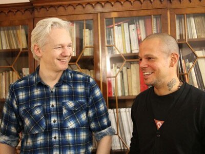 Rene Perez, Calle 13, Julian Assange Rene Perez, Calle 13, Julian Assange