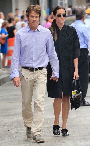 Julia Roberts & Danny Moder Julia Roberts & Danny Moder