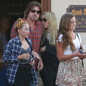 Billy Rya Cyrus, Tish Cyrus, Noah Cyrus Billy Rya Cyrus, Tish Cyrus, Noah Cyrus