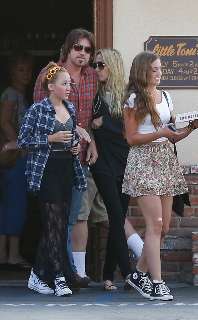 Billy Rya Cyrus, Tish Cyrus, Noah Cyrus Billy Rya Cyrus, Tish Cyrus, Noah Cyrus