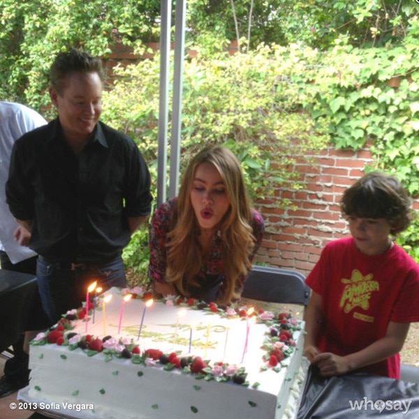 Sofia Vergara, WhoSay, Cake Sofia Vergara, WhoSay, Cake