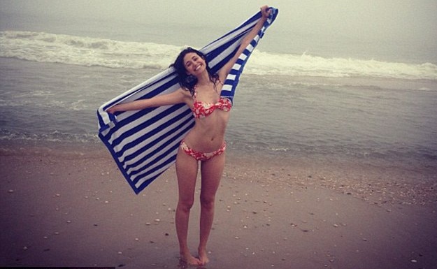 Bikini em quatro de julho Bikini em quatro de julho