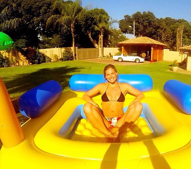Bikini em quatro de julho Bikini em quatro de julho
