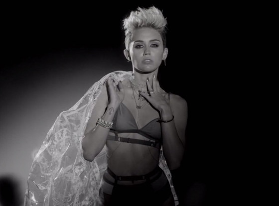 Miley Cyrus, Big Sean Fire Video