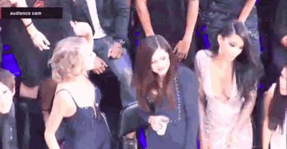 Taylor Swift VMAs GIF Taylor Swift VMAs GIF