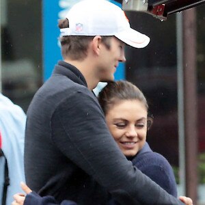 Ashton Kutcher, Mila Kunis Ashton Kutcher, Mila Kunis